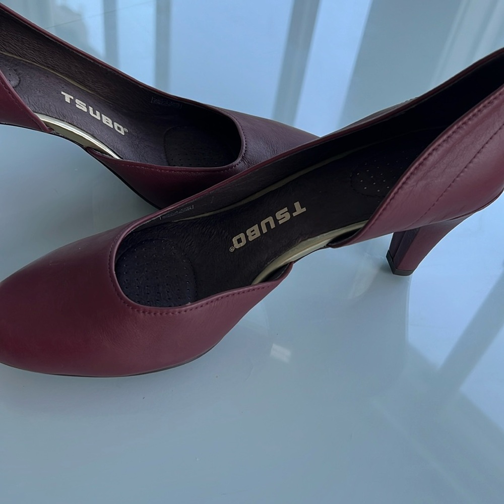 Tsubo D’orsay heels maroon color. Size 7 brand new!